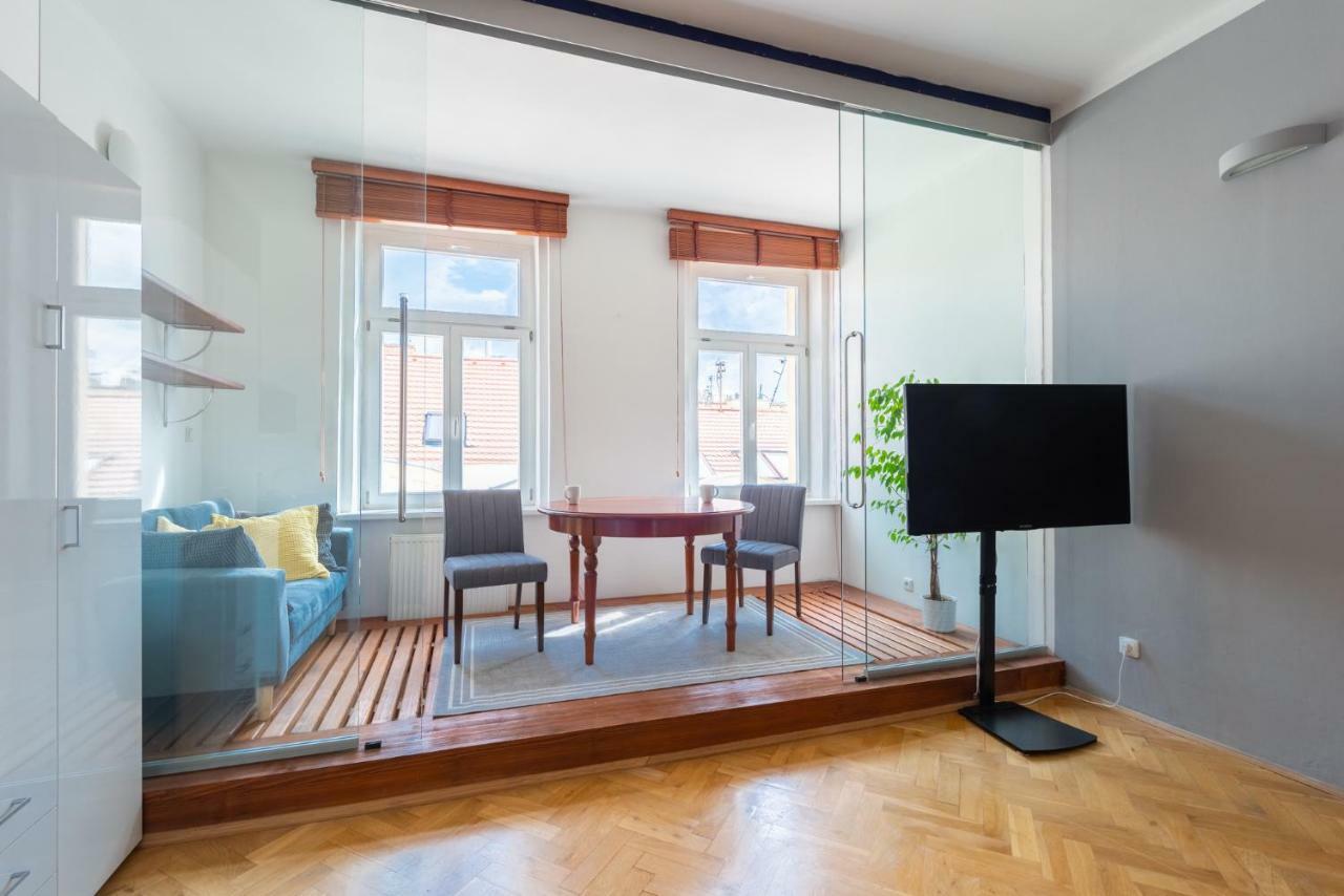 Modern Apartment Few Steps From Centre Praga Esterno foto