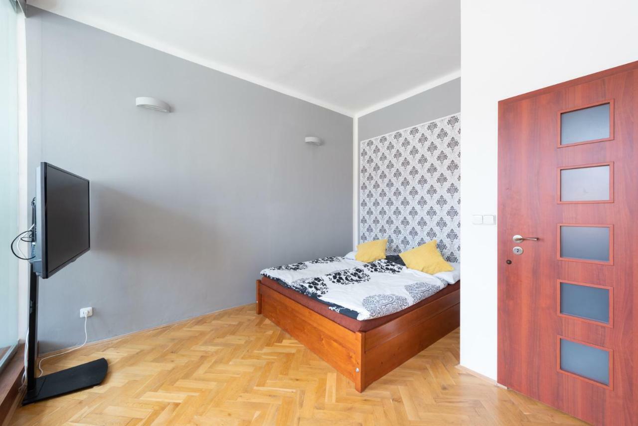 Modern Apartment Few Steps From Centre Praga Esterno foto